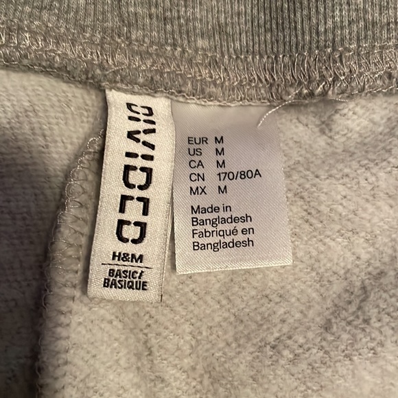 H & M gray sweat pant - Picture 3 of 4